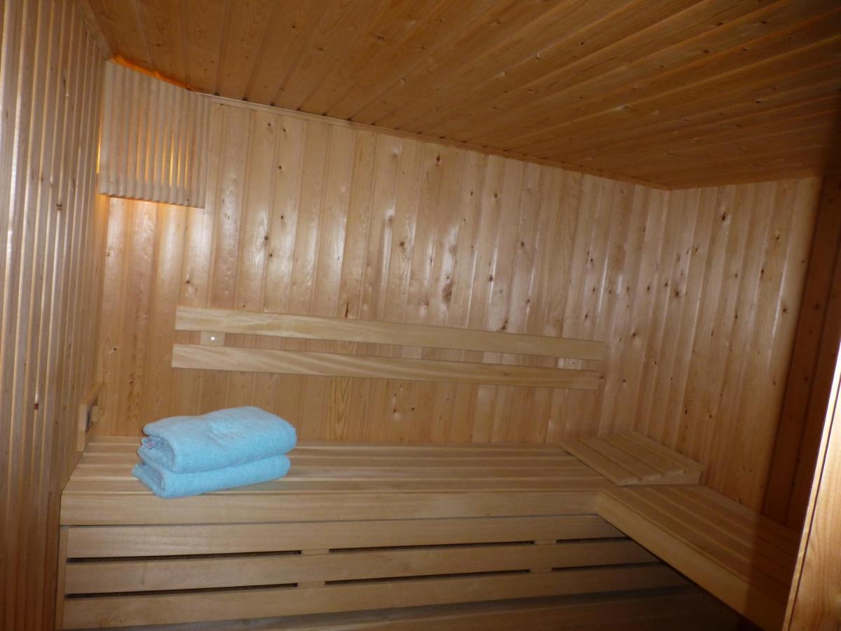 Vakantiehuis Onder De Peppel Met Sauna En Jacuzzi Wijk en Aalburg Dış mekan fotoğraf